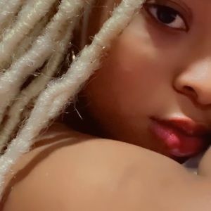 Meet your Posher, Chinayda